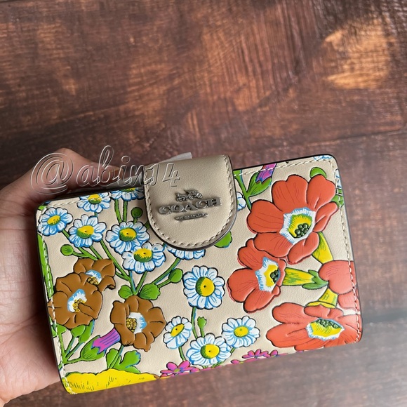 NWT Coach Floral Print Medium Corner Zip Wallet - Picture 4 of 4